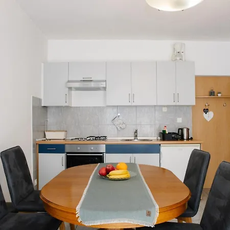 Apartment Petri - Close To The Sea Tisno