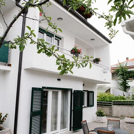 Apartment Petri - Close To The Sea Tisno